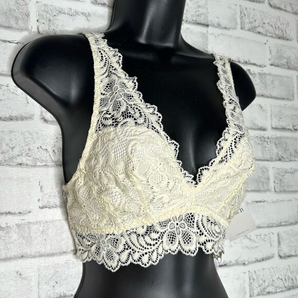 NWT Forever 21 Ivory Lace Lingerie Bra Top Bralette Size XL - Picture 3 of 6